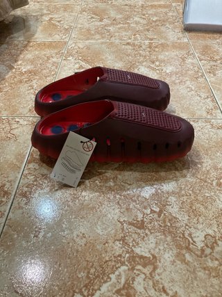 Chanclas Nike Rojas y Marrones Talla 46 Nuevas