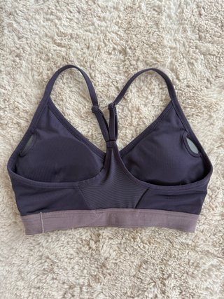 Sujetador deportivo Nike Talla S Morado