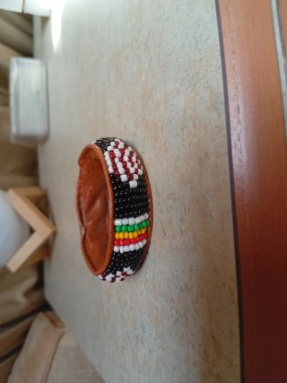 Pulsera Cuero y Cuentas Artesanía Masá