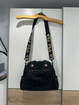 Bolso Fila Negro y Dorado