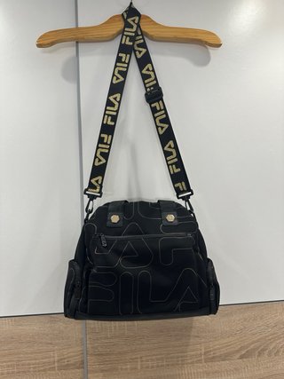 Bolso Fila Negro y Dorado