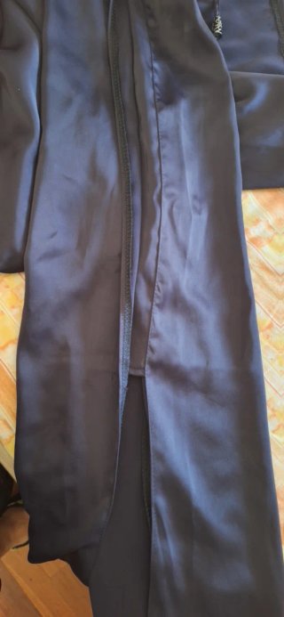 Eleganti pantaloni in raso grigio scuro