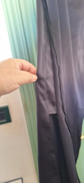 Eleganti pantaloni in raso grigio scuro
