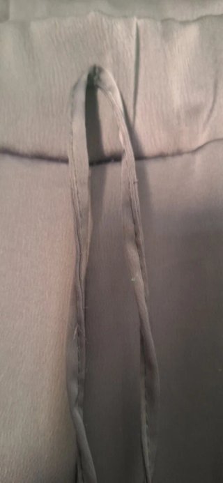 Eleganti pantaloni in raso grigio scuro