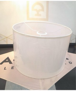 Pantalla de lámpara blanca