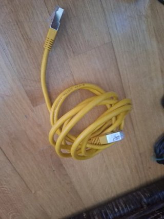 Cable de red Ethernet amarillo RJ45