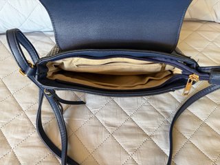 Bolso bandolera con asa ajustable
