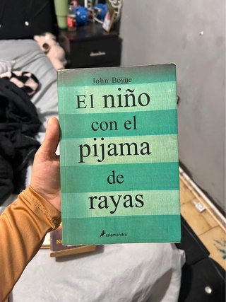 el niño del pijama de rayas libro