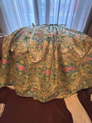 Falda labradora bordada floral