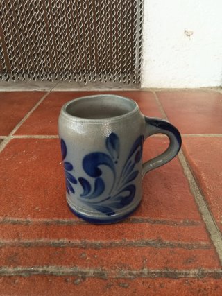 Jarra de cerámica alemana