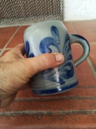 Jarra de cerámica alemana