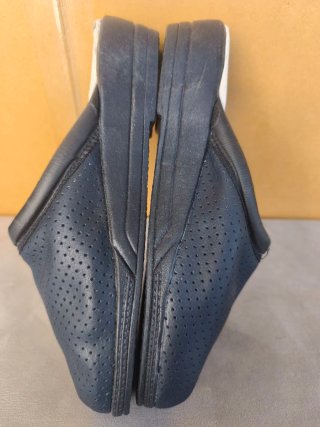Zuecos negros piel talla 41