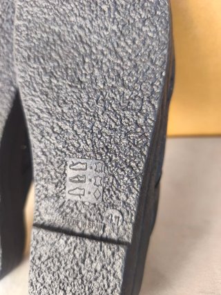 Zuecos negros piel talla 41