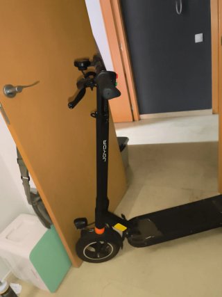 Patinete eléctrico negro joyor f5