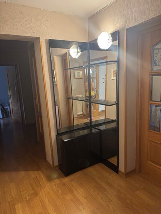 Mueble de entrada rinconera con grandes espejos