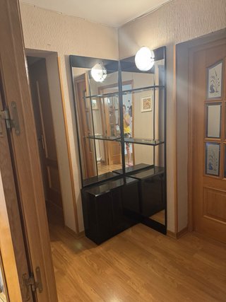Mueble de entrada rinconera con grandes espejos