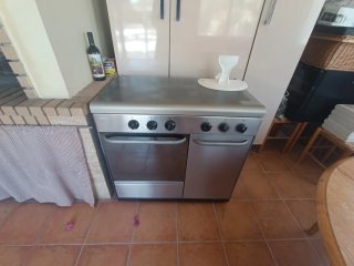 Cocina y horno inox. Ideal barbacoas