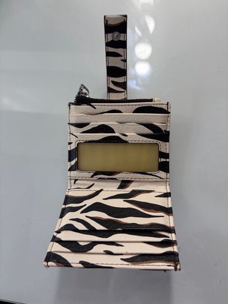 Tarjetero animal print Parfois