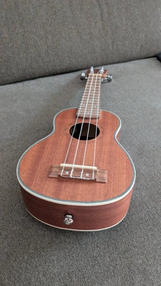 Ukelele Soprano AokoZo con funda y púas