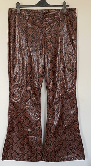 Pantalón Bershka efecto piel serpiente wide leg XL