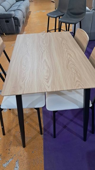 Mesa y Sillas