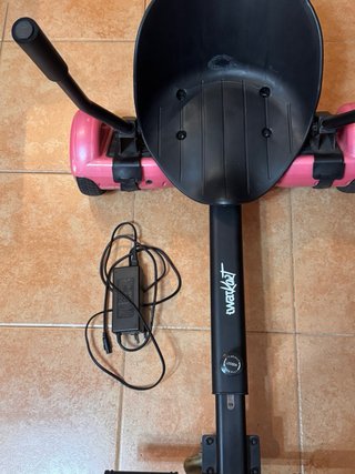 Hoverboard rosa con asiento y cargardor