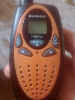 2 Walkie Talkies BAOHUI T-408Plus