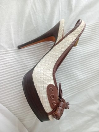 Zapatos de tacón 10cm beige y marrón