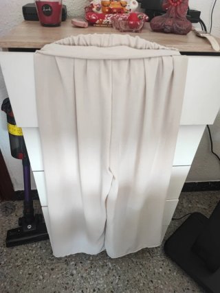 Pantalón beige talle alto Kala de UTOPYA