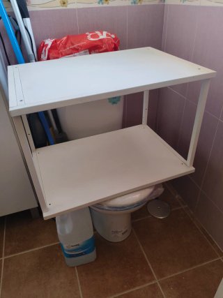 Estantería blanca metálica
