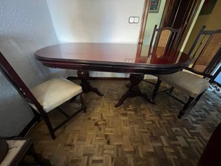 Mesa de comedor extensible de madera con 6 sillas