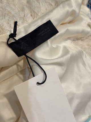 Vestido Zara plumas