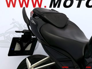 TRIUMPH STREET TRIPLE 660 S -A2-