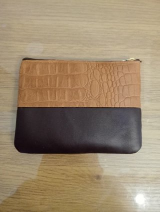 Lote: bolso, monedero y funda de gafas para leer.