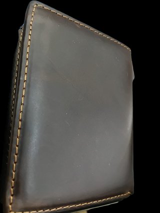 Cartera de cuero con diseño de barco pirata