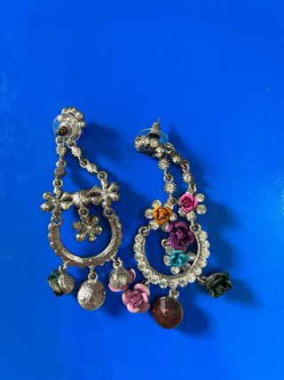 Pendientes bisutería flores y piedras