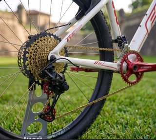 Bicicleta MTB Felt blanca