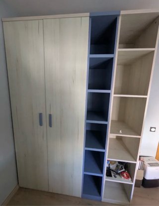 Armario modular beige y azul