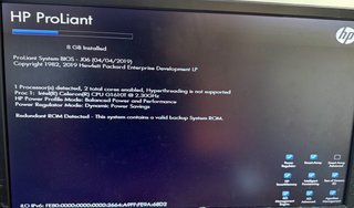 Servidor HP ProLiant MicroServer Gen8