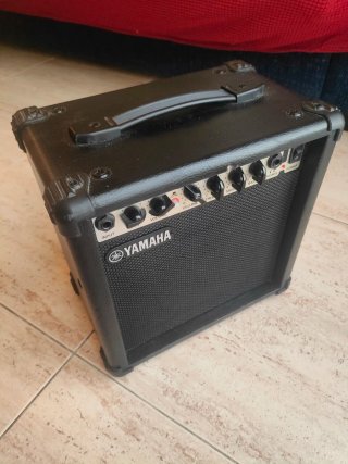 Amplificador Guitarra Yamaha GA-15