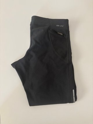 Pantalón deportivo Nike gris capri