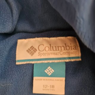 Mono plumífero bebé Columbia montaña