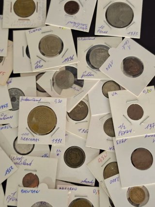 Más de 150 monedas encapsuladas + Japón Edo