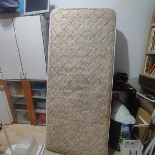 Cama y colchón 80cm