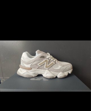 New Balance 9060 Beige/Blanco