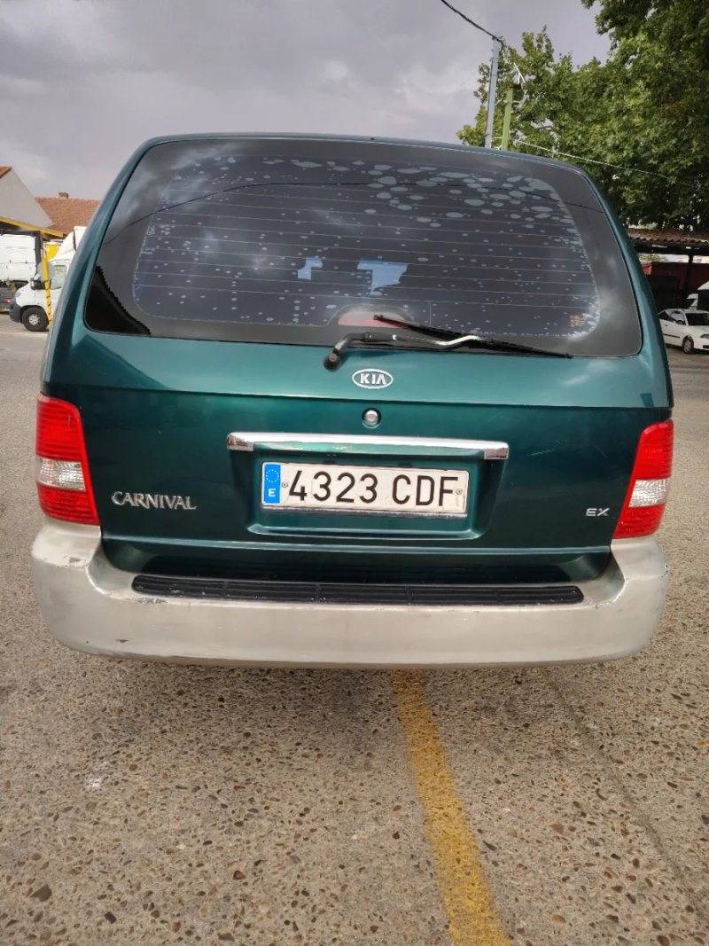 KIA Carnival 2005 - foto 1