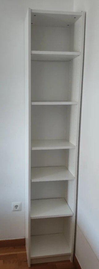 Estantería Billy Ikea blanca.