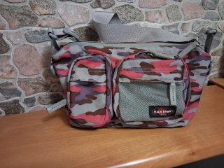 Borsa Eastpak Crossbody Camouflage + omaggio