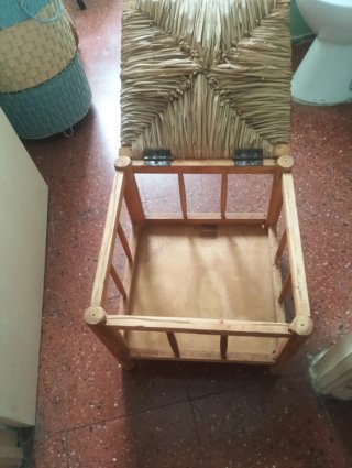 Taburete vintage con almacenaje