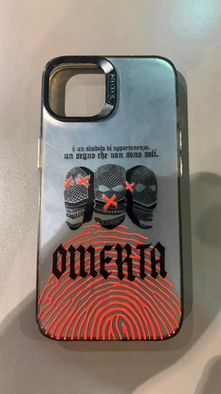 iPhone 13 azul con 100% de bateria